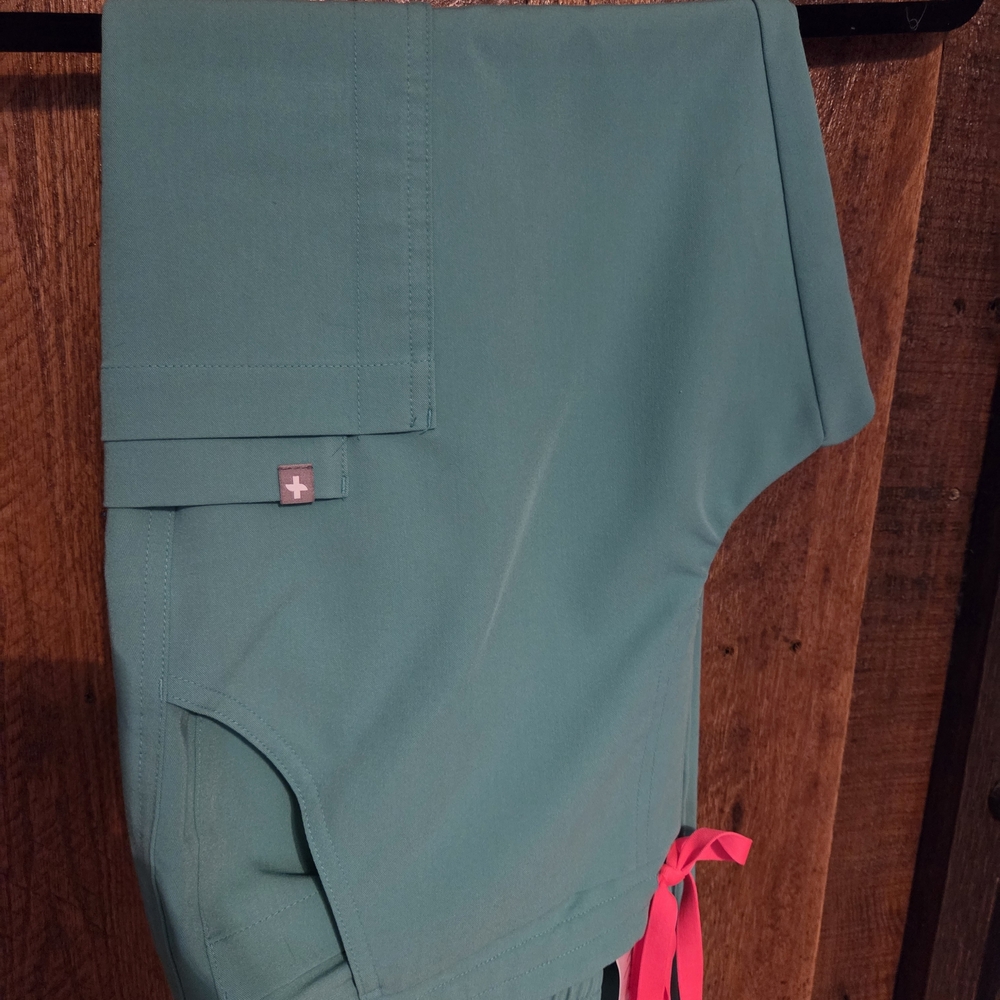 Figs Surgical Green Scrub Pants